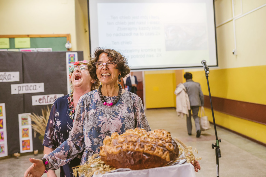 Zaczyn więzi – czyli o tym, jak chleb połączył młodych i starszych w Sierakowie